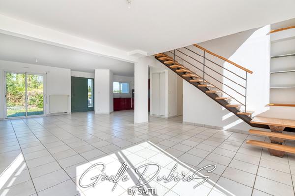Belle maison 4 chambres avec garage***Pré visite 3D disponible sur demande***