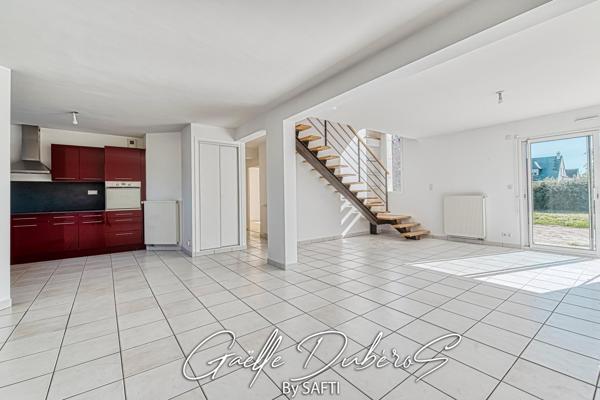 Belle maison 4 chambres avec garage***Pré visite 3D disponible sur demande***
