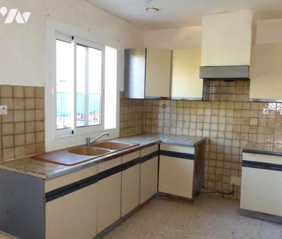 A VENDRE APPARTEMENT T2  A RENOVER  AVEC TERRASSE+ CAVE +1 PLACE DE PARKING