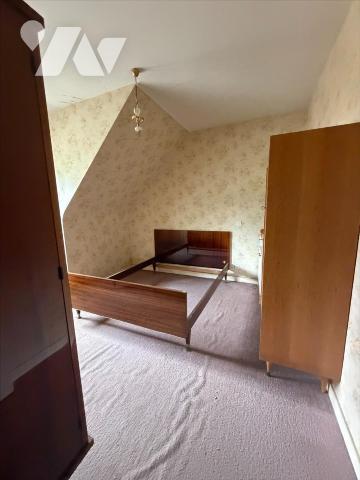 Maison d'habitation, au calme , proche centre-ville comprenant au rez-de-chaussée : entrée, cui...