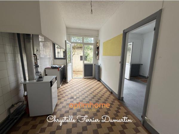 Bordeaux – Immeuble 124 m² avec cour et 2 garages