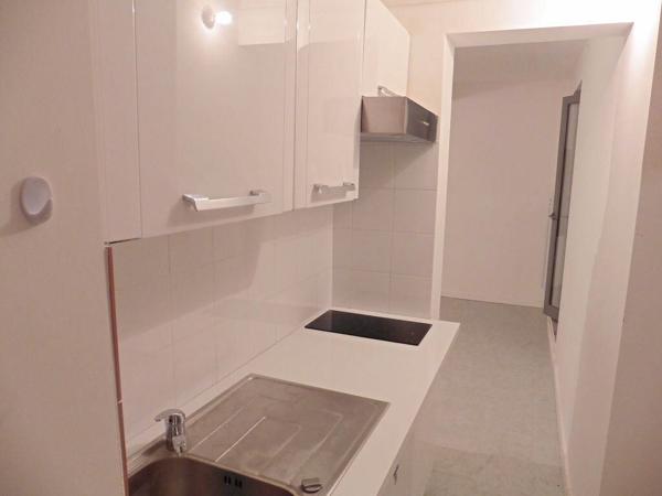 Appartement à louer    1 pièce • 25,82 m2 Nîmes