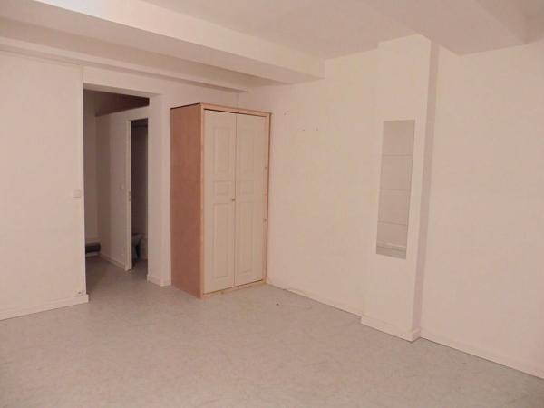 Appartement à louer    1 pièce • 25,82 m2 Nîmes