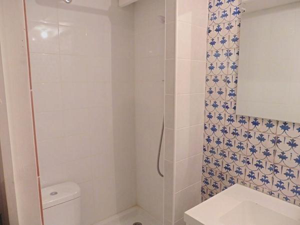 Appartement à louer    1 pièce • 25,82 m2 Nîmes