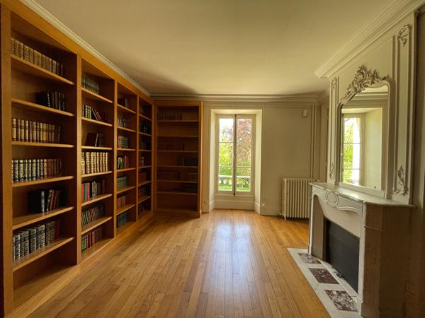 Propriete campagne Paris a1H20 sur  parc de deux hectares avec arbres majestueux