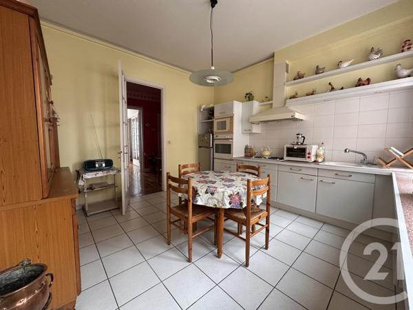 Appartement F4 à vendre  5 pièces - 134,60 m2 ROANNE - 42