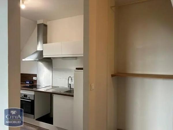 Appartement à louer 3 pièces 59.63m² Bellevigne-les-Châteaux (49400)