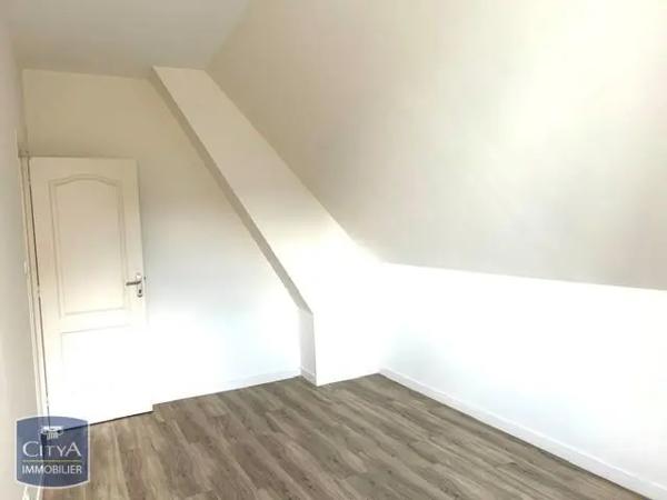 Appartement à louer 3 pièces 59.63m² Bellevigne-les-Châteaux (49400)