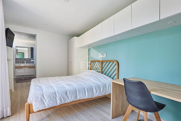 AIX SUD - VOLUMES, LUMIERE ET JARDIN EXCEPTIONNELS POUR CETTE PROPRIETE