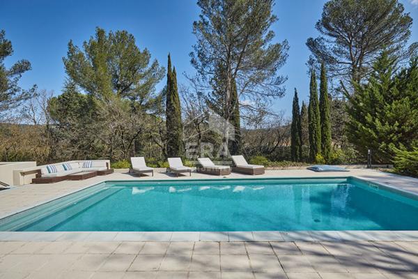 AIX SUD - VOLUMES, LUMIERE ET JARDIN EXCEPTIONNELS POUR CETTE PROPRIETE