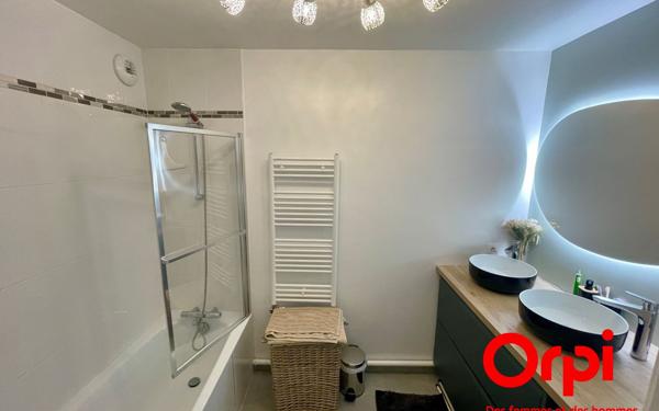 Appartement à vendre    4 pièces • 80,25 m2 Montigny-le-Bretonneux