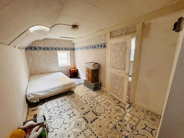 Maison de ville à rénover à Saint Saulge