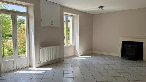 ? Maison charentaise rénovée à Aigre 146 m2 179 000 EUR FA