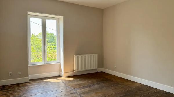? Maison charentaise rénovée à Aigre 146 m2 179 000 EUR FA