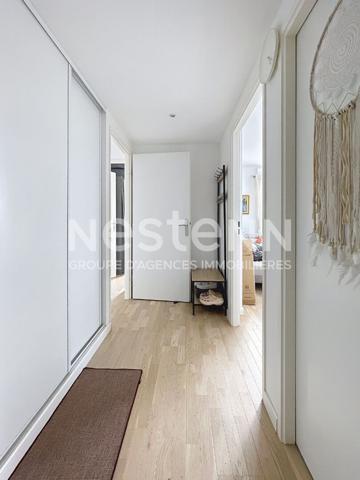 A VENDRE : Saint Cyr L Ecole - Appartement de 3 pièces, dernier étage avec terrasse et 2 parkings s/sol