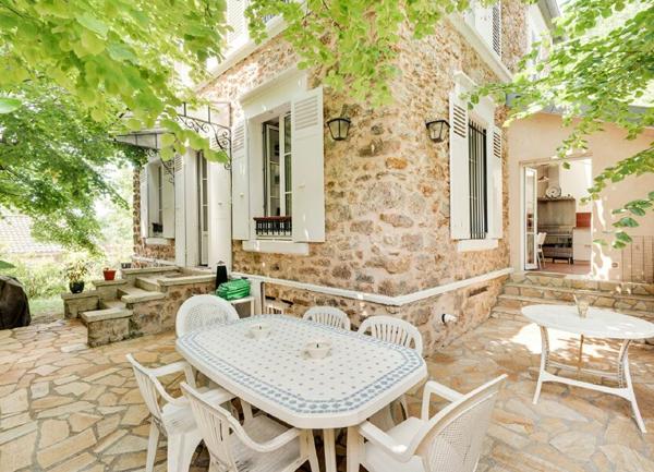 Maison à vendre    6 pièces •  Sèvres