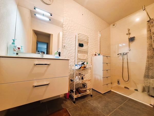 Appartement Sete 3 pièce(s) jardin 115 m2