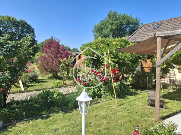 MOULEYDIER : Charmante maison de 7 pièces avec piscine en bord de Dordogne et dépendance