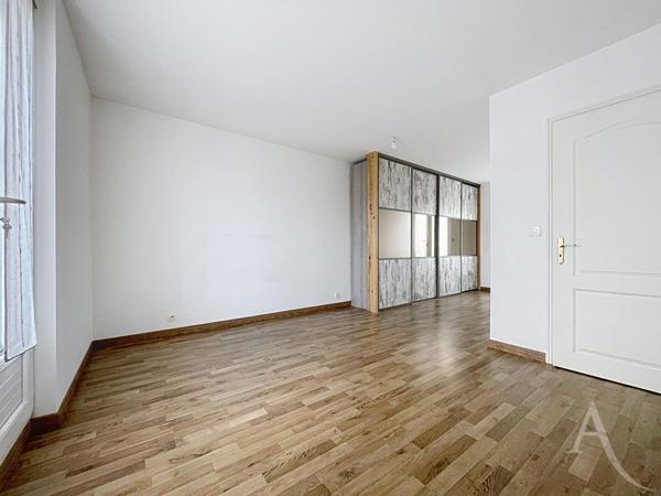 Maison 120 m2 Aubergenville 3/4 chambres, potentiel 44 m2 - Jardin - cave