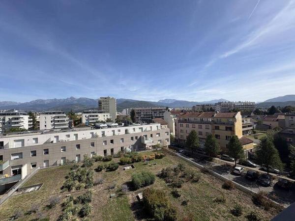 Appartement 3 pièces                                        - 38100 Grenoble Réf : 5656