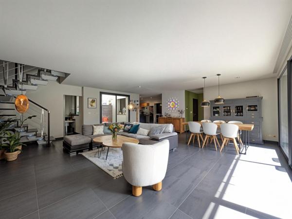 Quartier résidentiel prisé - Maison d’architecte - Jardin - Terrasse - Garage