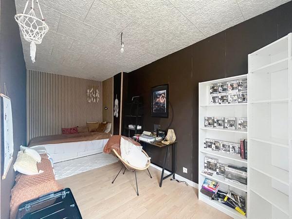 Vente                                                      Maison
                        
                     4 pièces                      88 m2                     à Saint-Quentin