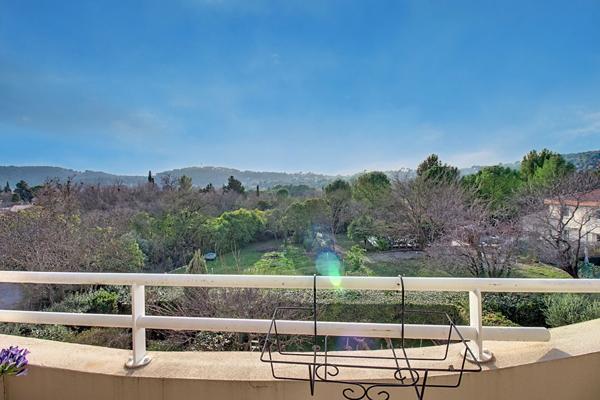 A VENDRE en EXCLUSIVITE à Draguignan - Appartement 3 pièces de 85 m² avec GARAGE et PLACE de parking