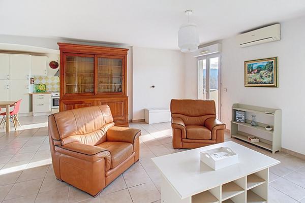 A VENDRE en EXCLUSIVITE à Draguignan - Appartement 3 pièces de 85 m² avec GARAGE et PLACE de parking