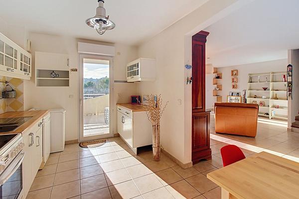 A VENDRE en EXCLUSIVITE à Draguignan - Appartement 3 pièces de 85 m² avec GARAGE et PLACE de parking