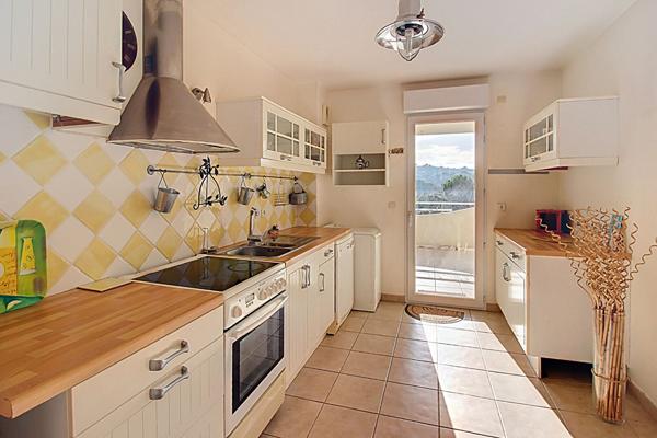 A VENDRE en EXCLUSIVITE à Draguignan - Appartement 3 pièces de 85 m² avec GARAGE et PLACE de parking