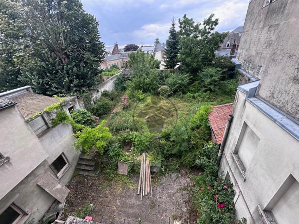 Vente                                                      Maison
                        
                     22 pièces                      435 m2                     à Saint-Quentin