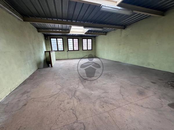 Vente                                                      Maison
                        
                     22 pièces                      435 m2                     à Saint-Quentin