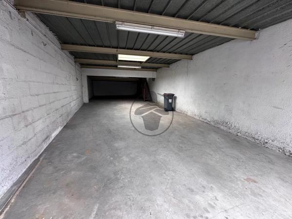 Vente                                                      Maison
                        
                     22 pièces                      435 m2                     à Saint-Quentin