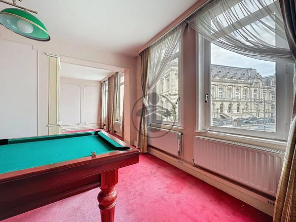 Vente                                                      Maison
                        
                     22 pièces                      435 m2                     à Saint-Quentin