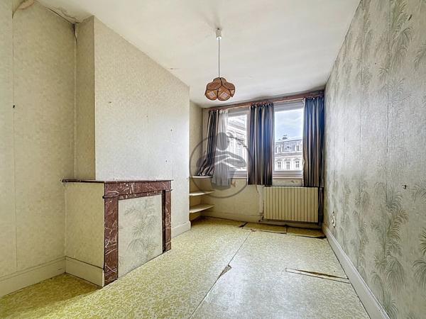 Vente                                                      Maison
                        
                     22 pièces                      435 m2                     à Saint-Quentin