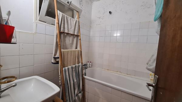 Maison
         4 pièces
        - 97 m² Exclusivité 90 000 € *