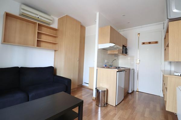 Studio de 12,53m2 meublé et bureau