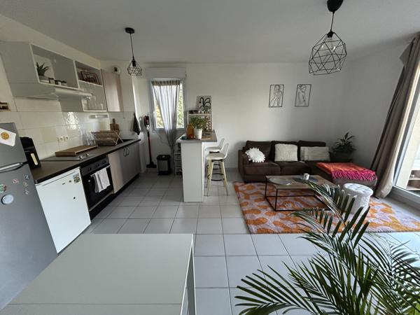 LANGON - APPARTEMENT T3 - 2 PLACES DE PARKING - BALCON - PISCINE- VENDU LIBRE