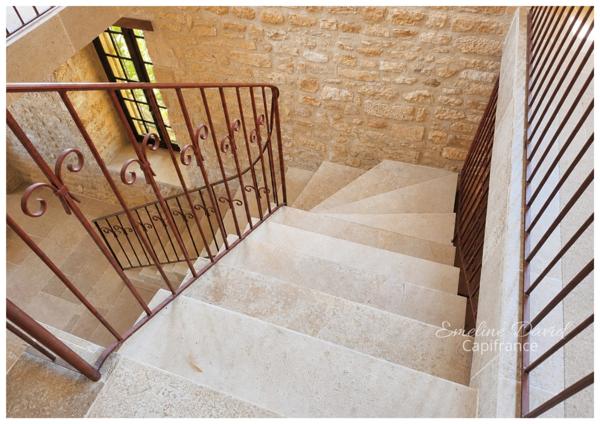 Domaine de caractère à Salignac-Eyvigues – Grands volumes, charme et potentiel touristique
