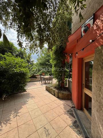 Maison de village de 260 m²