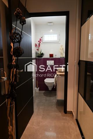 Maison grand standing. Plage 5 à pied. 3 ch, 2 garages