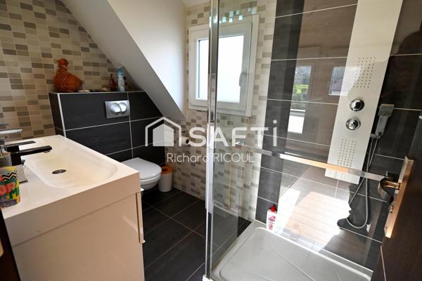 Maison grand standing. Plage 5 à pied. 3 ch, 2 garages