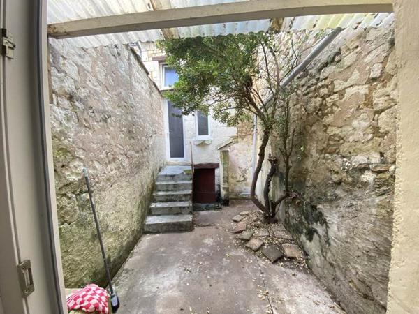 Immeuble à vendre |  Chinon |  76 m²