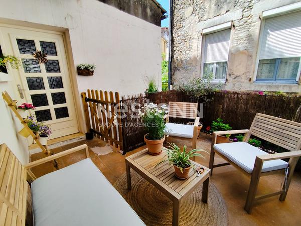 Maison de village en pierre avec vue imprenable à Sumène