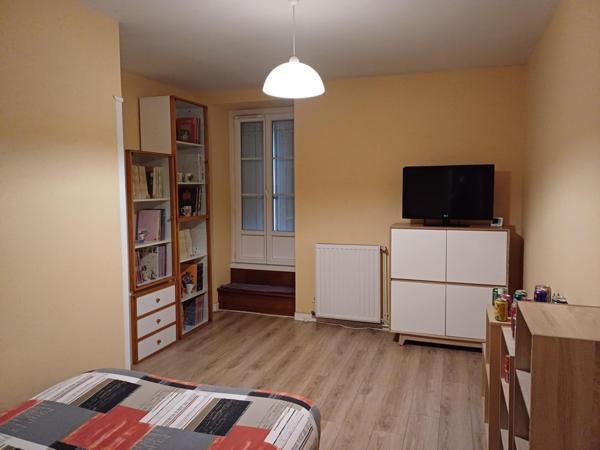 Appartement Centre ville Chalais