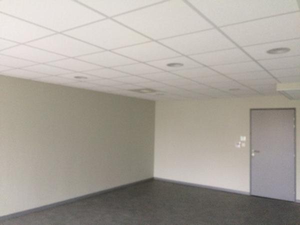 LA CHAPELLE EN SERVAL - Bureaux  40 m², EXCLUSIVITE
