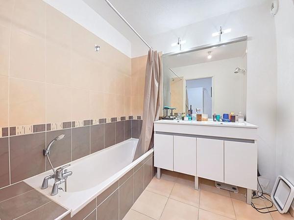 Appartement 3 pièces avec ascenseur, terrasse, garage et parking à vendre en exclusivité chez Nestenn Castanet-Tolosan