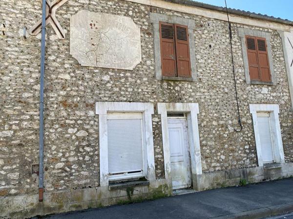 Bâtisse/Maison de village en pierre