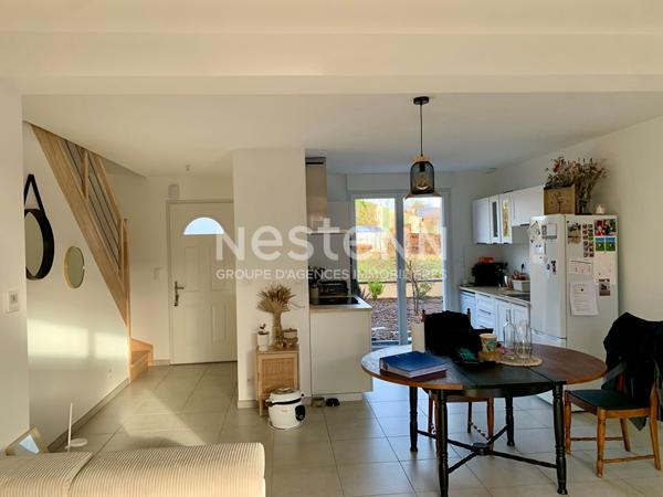 A vendre maison moderne et connectée Combourg idéalement située proche gare et centre d'environs 104m2 , 4 chambres