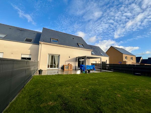 A vendre maison moderne et connectée Combourg idéalement située proche gare et centre d'environs 104m2 , 4 chambres